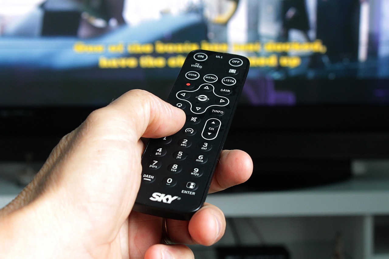 Remote control with smart TV - legal live TV streaming